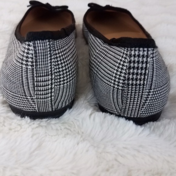 🚫SOLD ON TRADESY🚫Banana Republic Robin Ballet - Picture 5 of 5